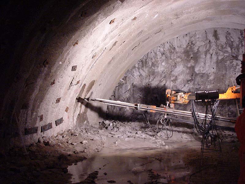 Αυτοδιατρήοντα αγκύρια self-drilling ELEBAR-SD-R32 για ακτινικές αγκυρώσεις σηράγγων